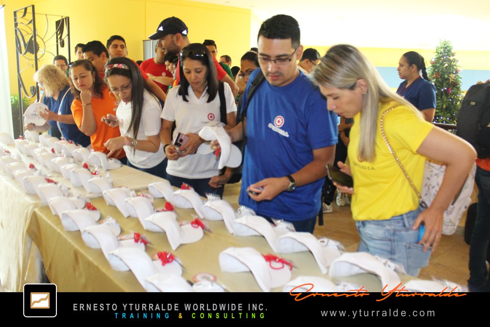 Team Building Honduras en San Pedro Sula | Taller de trabajo en equipo con cuerdas bajas